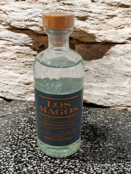 Botella chica de Sotol Los Magos